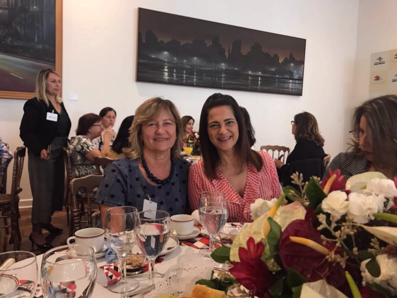 Zizi participa de café da manhã com a primeira-dama do Estado de São Paulo.