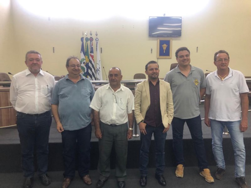 Prefeito Fiorani recebe visita do assessor do deputado federal Gilberto Nascimento.