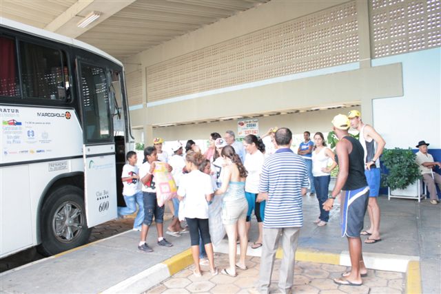 “Caravanas do Conhecimento” leva alunos de Vista Alegre ao litoral