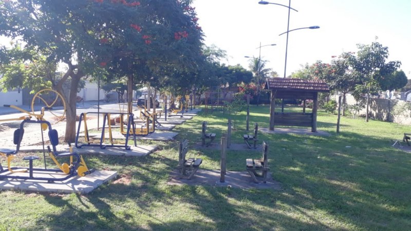 Prefeitura instala mais uma academia ao ar livre.