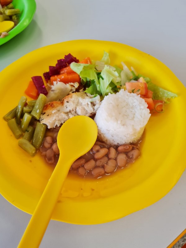 Projeto de educação alimentar e nutricional: Teatro de fantoches.