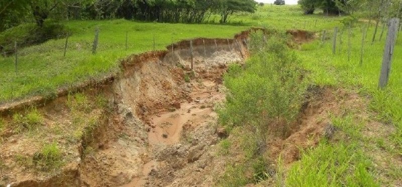 Prefeitura elabora plano de controle de erosão.