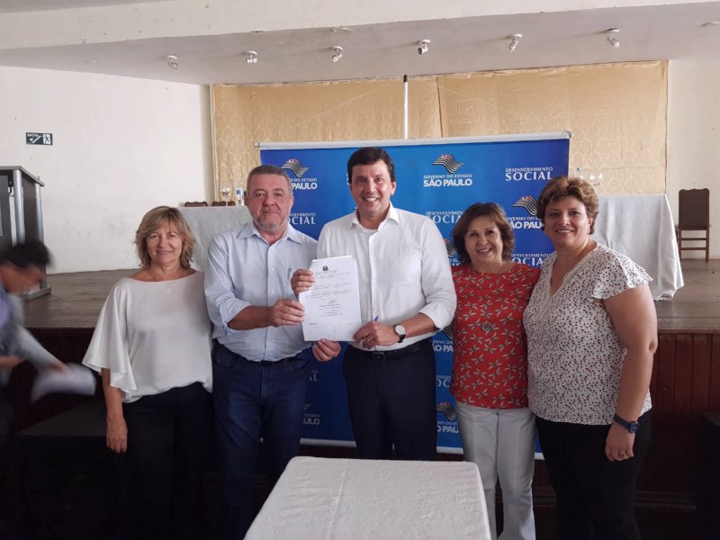 Fiorani assina convênio para programas sociais.