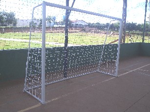 Quadra da Escola Municipal Ganha Melhorias.