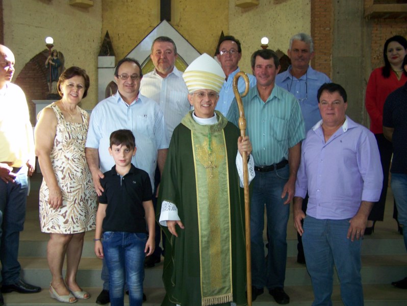Políticos se reúnem em tradicional missa no Santuário da Virgem Montesina.