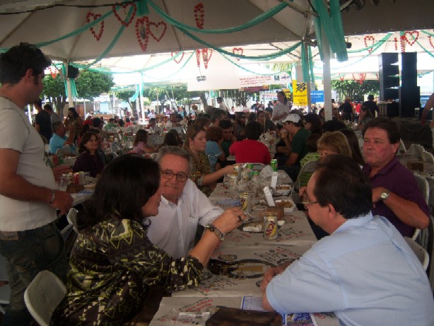 Prefeito recebe deputada na festa da padroeira.