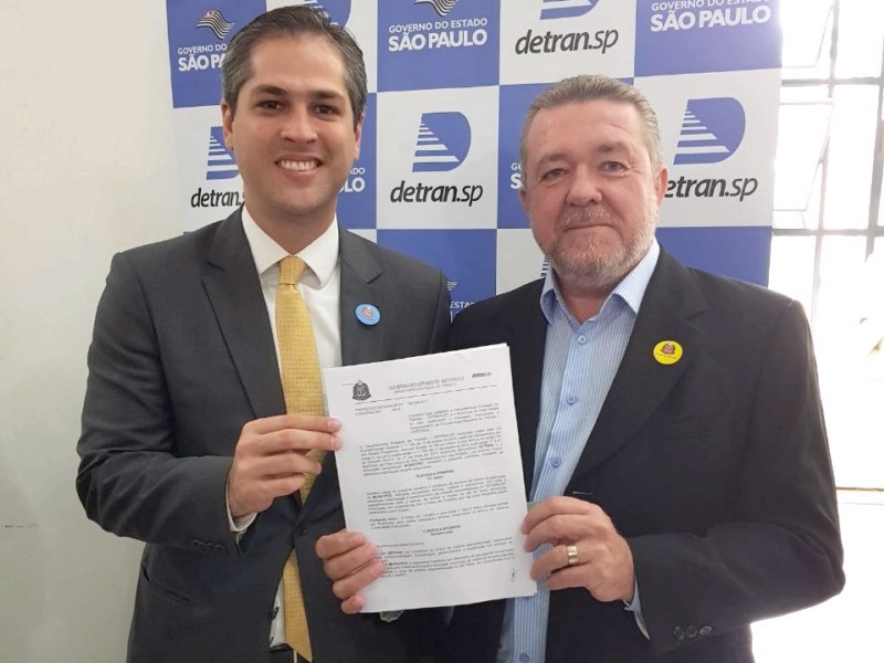 Assinado convênio que oficializa unidade do Detran em Vista Alegre.