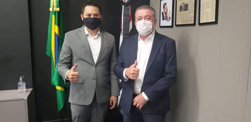 Fiorani conquista recapeamento de vicinal.