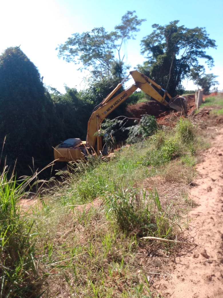 Prefeitura de Vista Alegre do Alto intensifica ações de controle de erosão na zona rural.