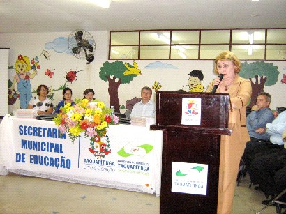 Profissionais da Educação de Vista Alegre do Alto participam do curso "Progestão".