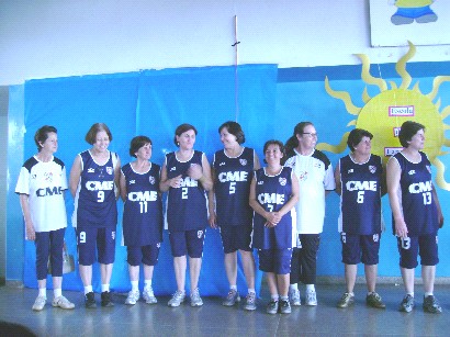 Vôlei da Terceira Idade participa de torneio.