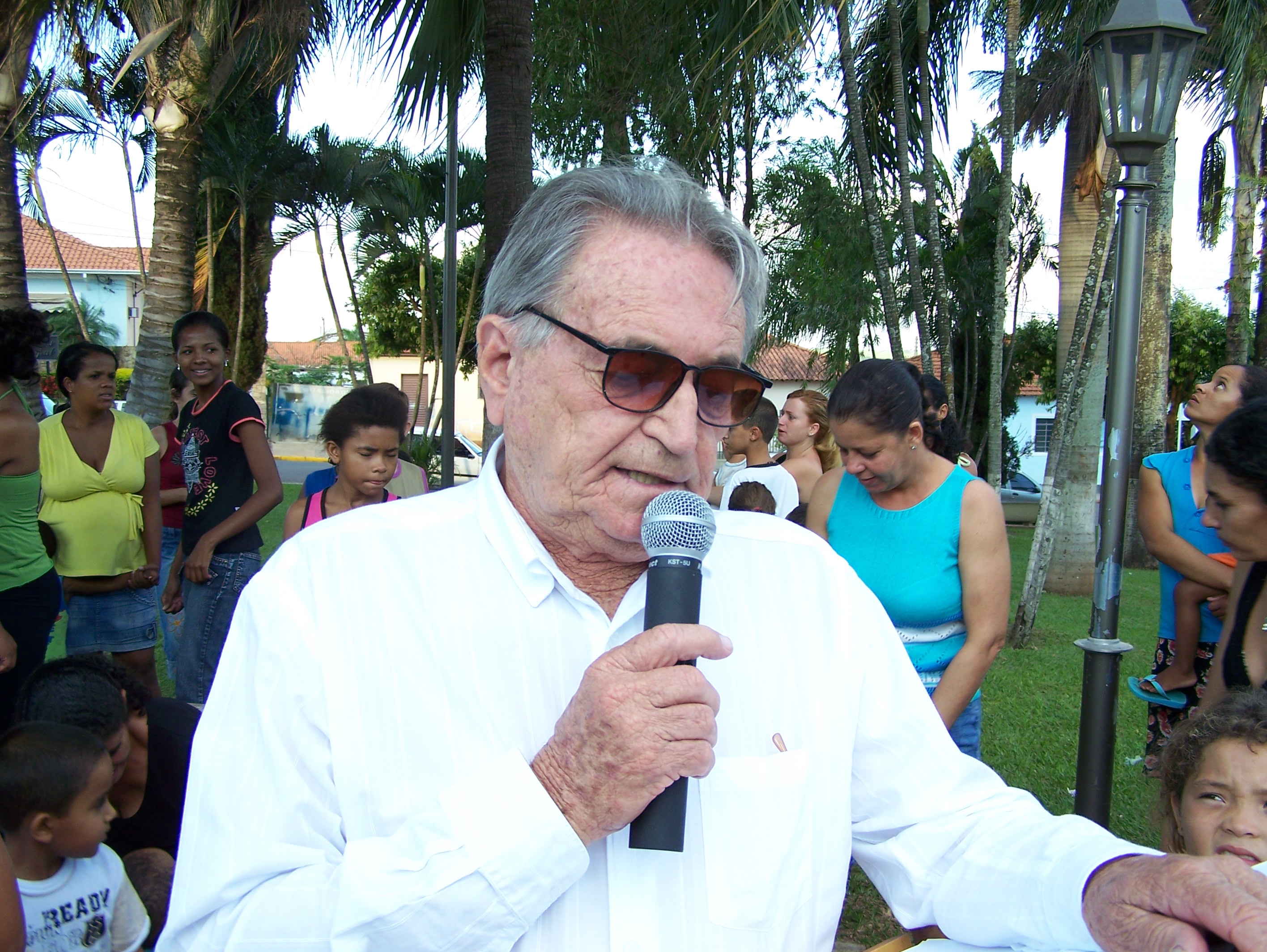 Vista Alegre inaugura biblioteca pública.