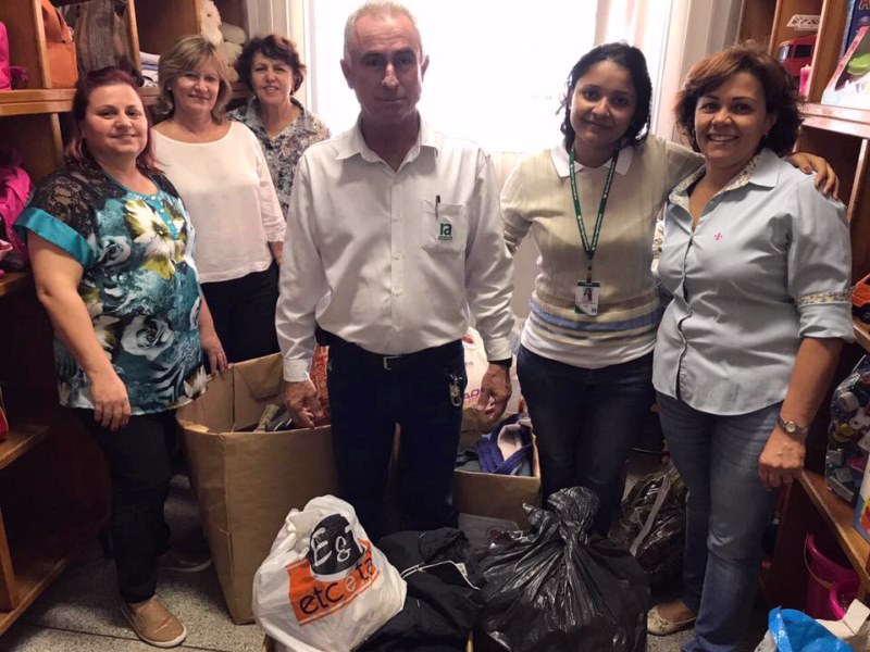 Fundo Social distribui peças arrecadadas durante a campanha do agasalho 2017.