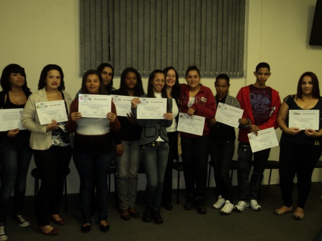 Cras encerra novos cursos em Vista Alegre.