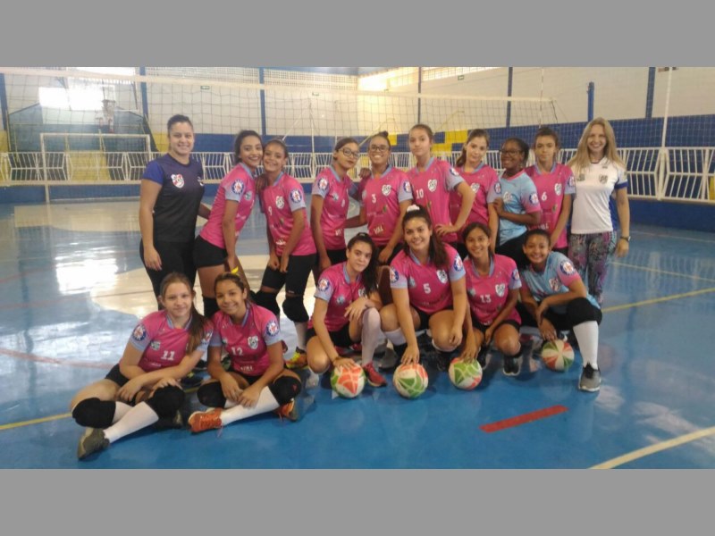 Copa de vôlei feminino sub-15 é destaque em Vista Alegre.