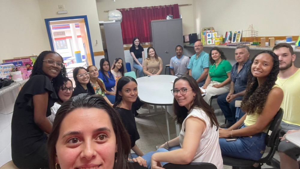 Reunião com os estagiários do município.