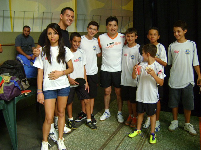 Tênis de mesa de Vista Alegre com atleta Hugo Hoyama.