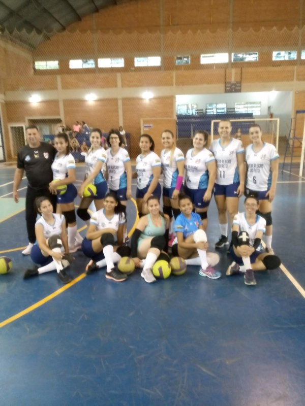 Vôlei masculino e feminino de Vista Alegre participa de campeonato regional.