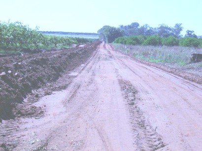 Prefeitura de Vista Alegre Constrói Desvio para Caminhões de Cana.