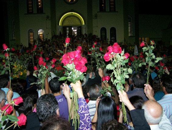 Festa da padroeira Santa Rita de Cássia faz sucesso.