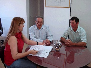 Fiorani assina convênio para obras do Centro de Fisioterapia.
