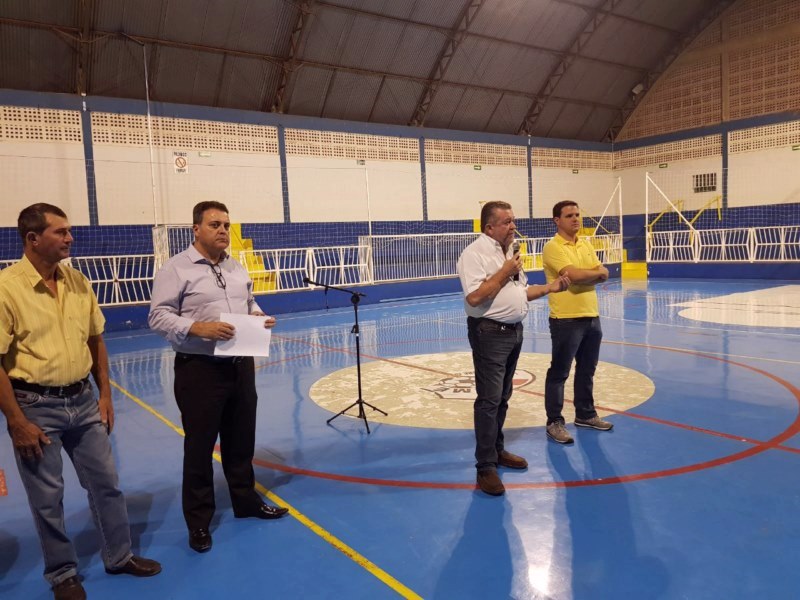 Prefeitura de Vista Alegre instrui moradores do Jardim Primavera sobre a regularização dos imóveis.