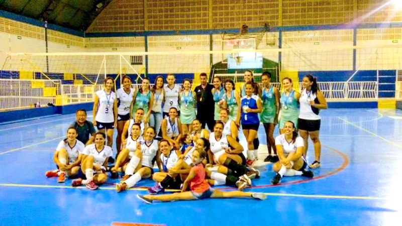 Vôlei feminino de Vista Alegre vence triangular.