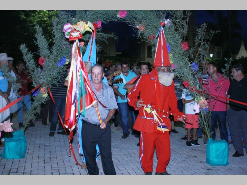Vista Alegre realiza tradicional festa de Santo Reis.