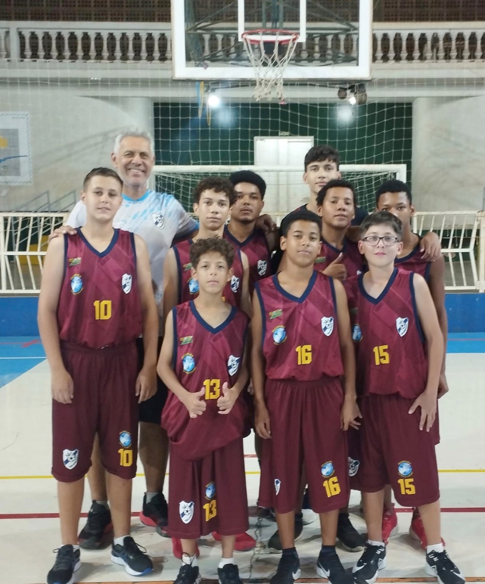 Sub-16 de Vista Alegre faz grande campanha no Campeonato URB.
