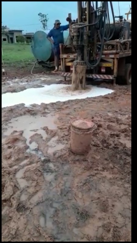 Prefeitura de Vista Alegre inicia perfuração de poço artesiano com recursos próprios.