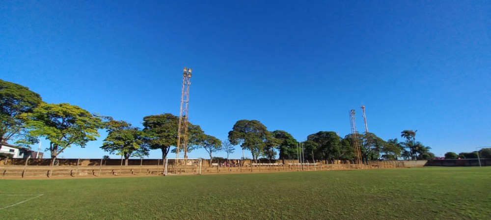 Estádio Municipal e praças de Vista Alegre do Alto recebem iluminação de led.