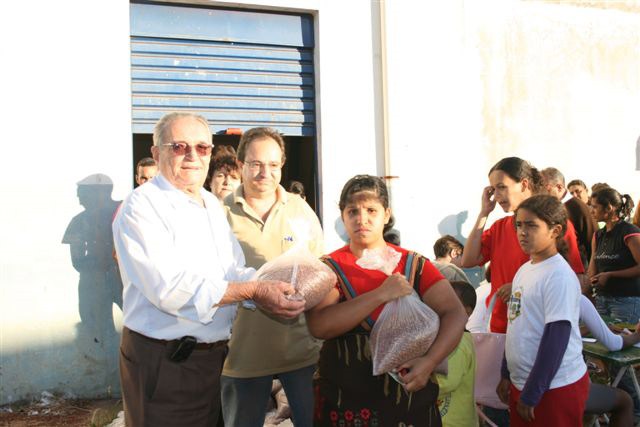Prefeitura de Vista Alegre consegue mais 12 toneladas de feijão para famílias carentes.