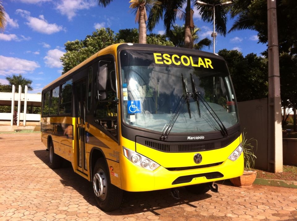 Vista Alegre do Alto recebe ônibus rural escolar.