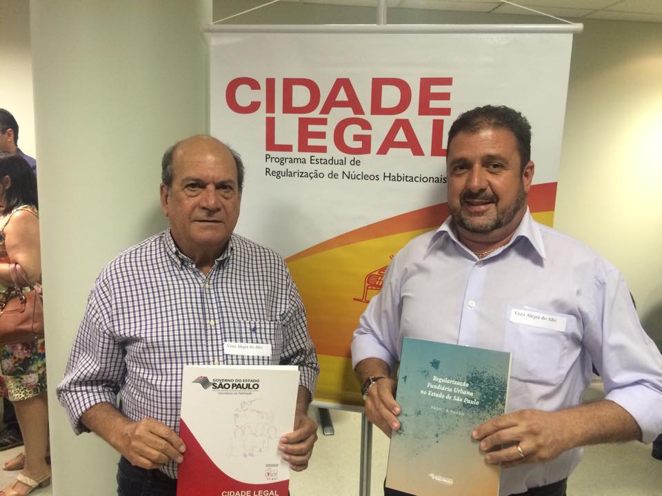 Prefeito Municipal de Vista Alegre do Alto assina Convênio “Cidade Legal”.