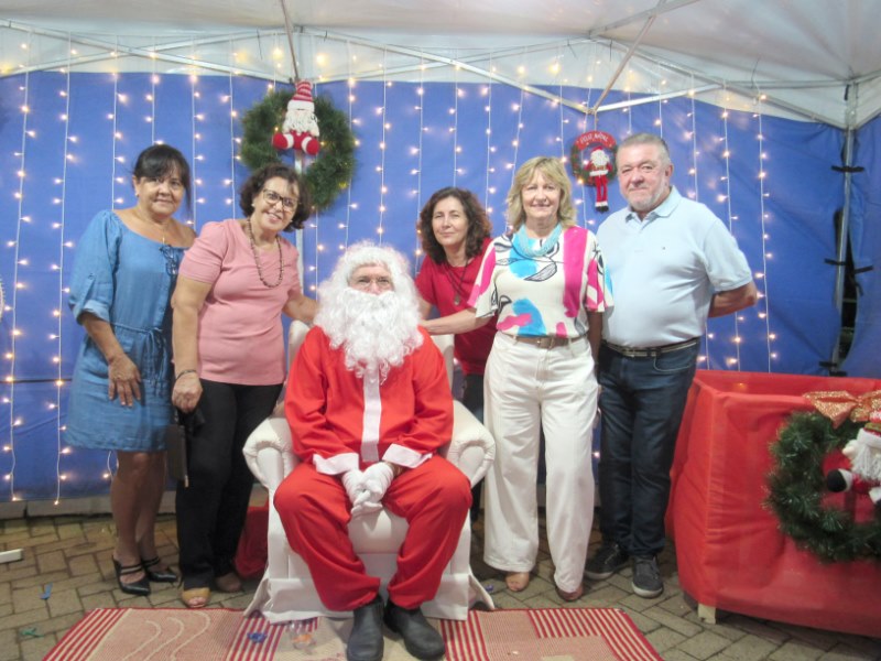Vista Alegre promove grande festa para receber o Papai Noel.