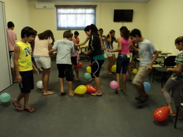 Cras realiza trabalho com crianças e adolescentes.