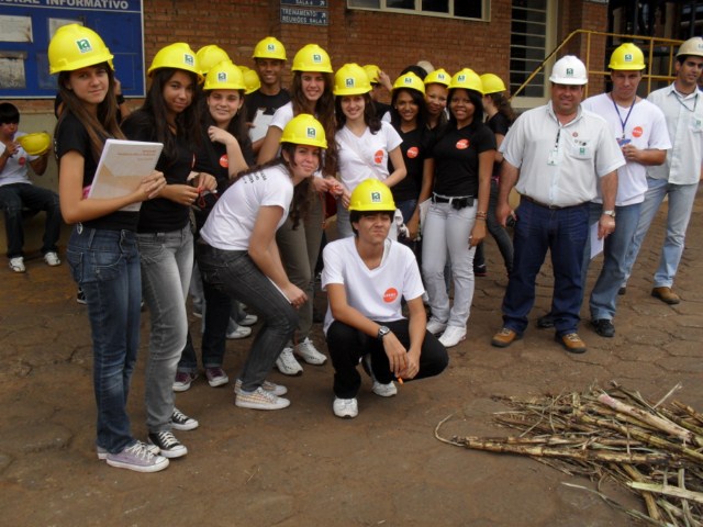 Alunos do Programa Educação para o trabalho - SENAC visitam a Usina Nardini.