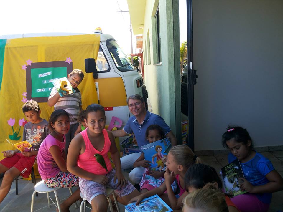 1ª Parada da Perua das Letras, Ano II, foi um sucesso e volta com força total.