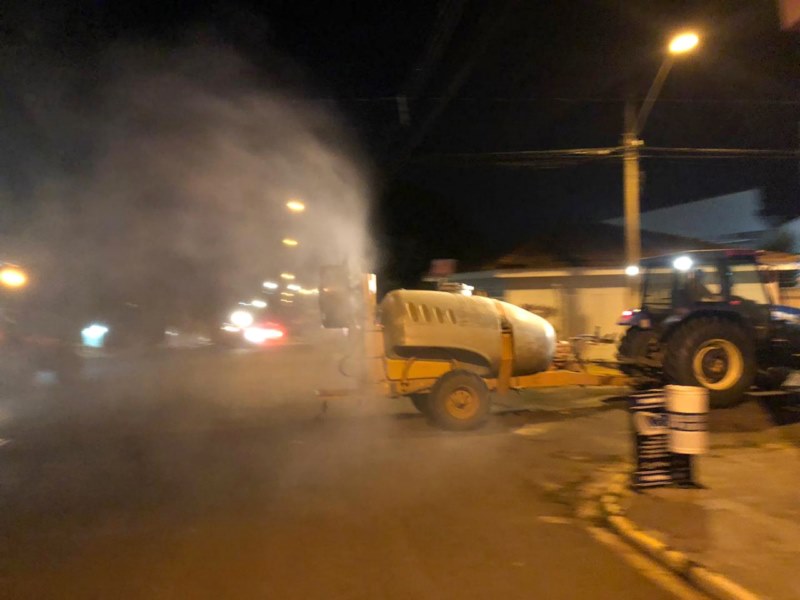 Prefeitura realiza desinfecção de ruas.