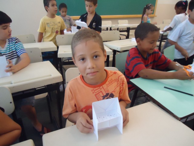 Secretaria Municipal de Educação de Vista Alegre do Alto oferece oficina de brinquedos e brincadeiras do passado.