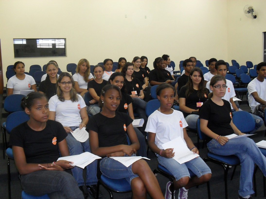 Atividades desenvolvidas com os alunos do Programa Educação para o Trabalho de Vista Alegre do Alto.