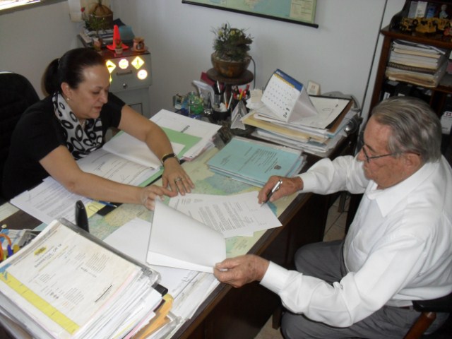 Fiorani assina convênio para reforma de rodoviária.