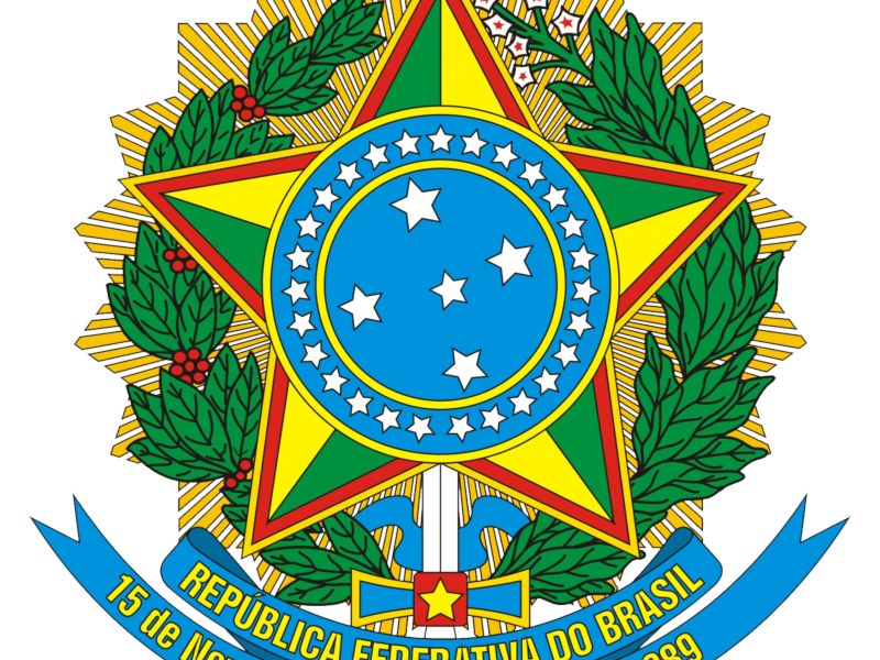 Luis Fiorani é empossado presidente da Junta Militar.