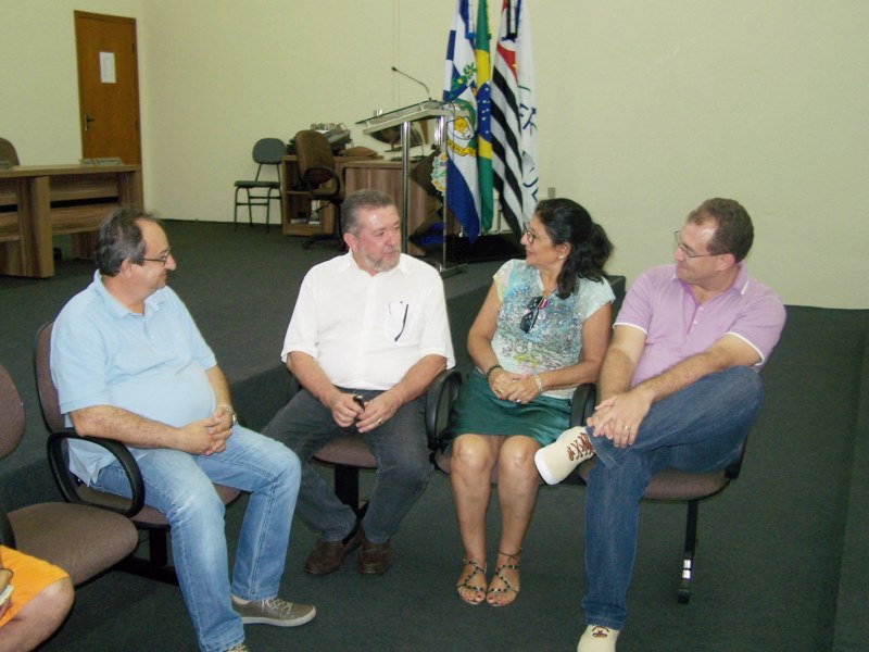 Deputada Estadual Beth Sahão visita a Câmara de Vista Alegre do Alto.