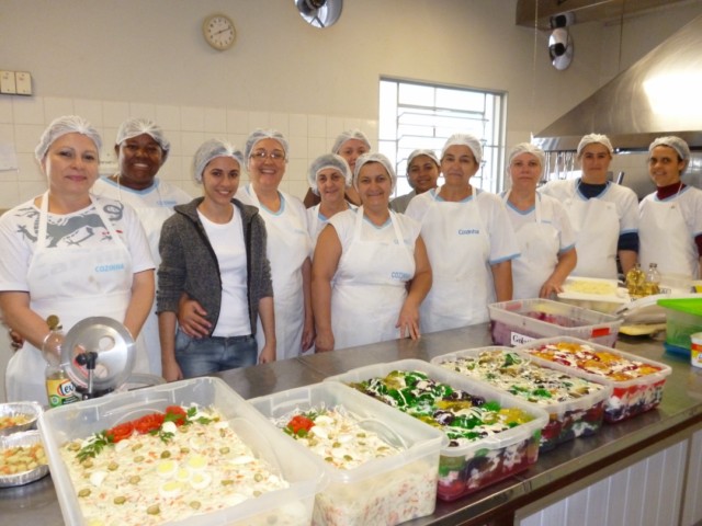 Cozinheiras da Creche Coração de Jesus esbanjam sabor e dedicação na merenda escolar do município de Vista Alegre do Alto.
