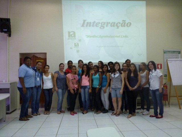 A nova turma de alunos do Projeto Jovem Aprendiz iniciou suas atividades neste mês de novembro. As aulas acontecem na EMEIEF. “Irineu Julião”.