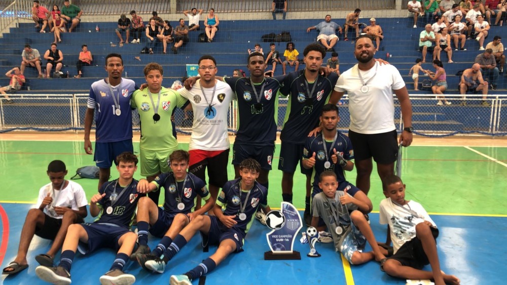 Vista Alegre conquista dois vices em competição de futsal de base.