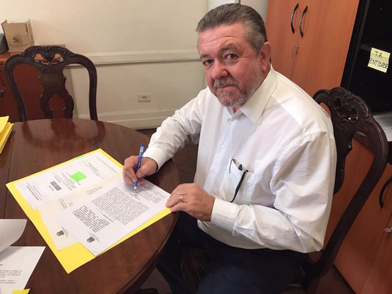 Luís Fiorani assina convênio com o Fundo Social para implantar projeto ‘Horta Educativa’ em escola.