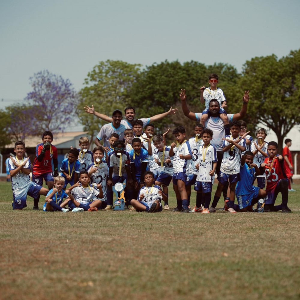Com domínio de Vista Alegre, Copa Aper define campeões de futebol nas categorias de base.