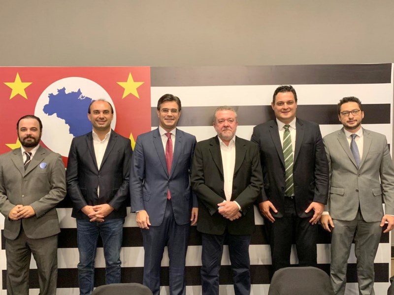 Fiorani despacha com vice-governador e secretários estaduais em São Paulo.